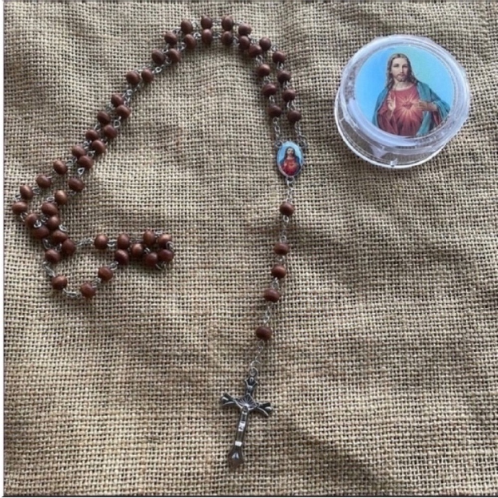 Sacred heart rosary God catholic wooden Rosary New
NIB With Box
New